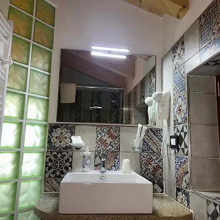 Lorichiamo 3* Lorica