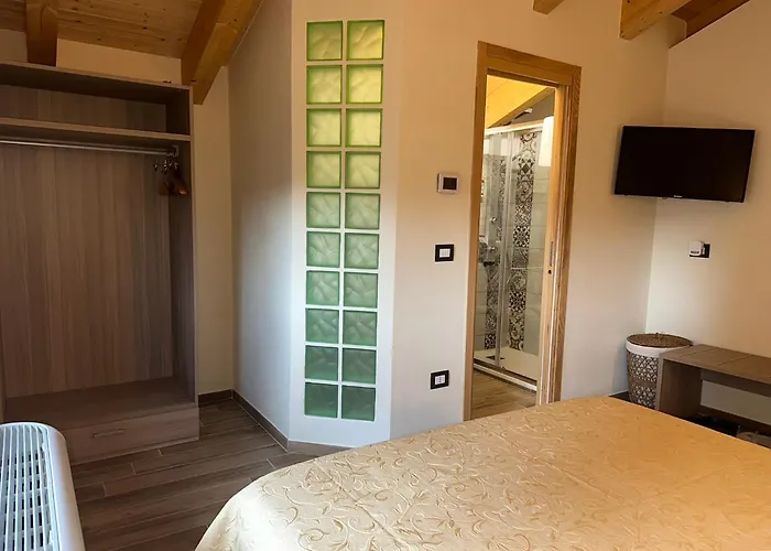 Alojamento de Acomodação e Pequeno-almoço Lorichiamo Lorica